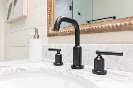 Downtown Luxury Farmhouse Apartment #4 West Dundee Exteriér fotografie
