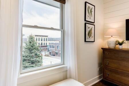 Downtown Luxury Farmhouse Apartment #4 West Dundee Exteriér fotografie