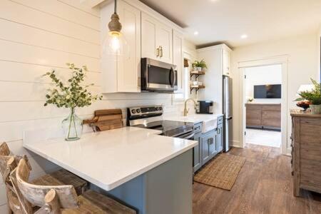 Downtown Luxury Farmhouse Apartment #4 West Dundee Exteriér fotografie