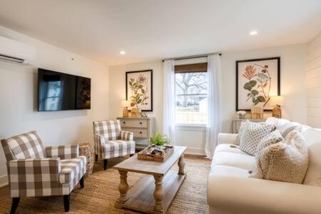 Downtown Luxury Farmhouse Apartment #4 West Dundee Exteriér fotografie